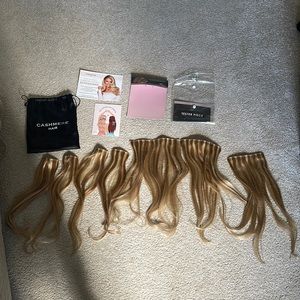 Cashmere hair extensions in color “golden blonde”. Total 7 pieces